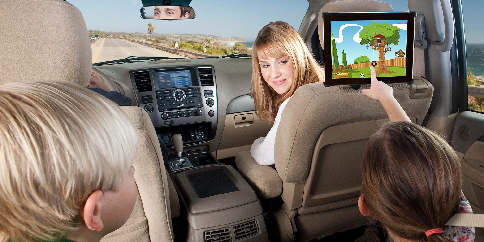 : Щоб в дорозі не сумувати: автомобільні аксесуари для iPad