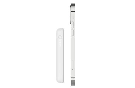 Зарядные устройства для iPhone: Belkin Wireless Power Bank MagSafe 2500mAh White